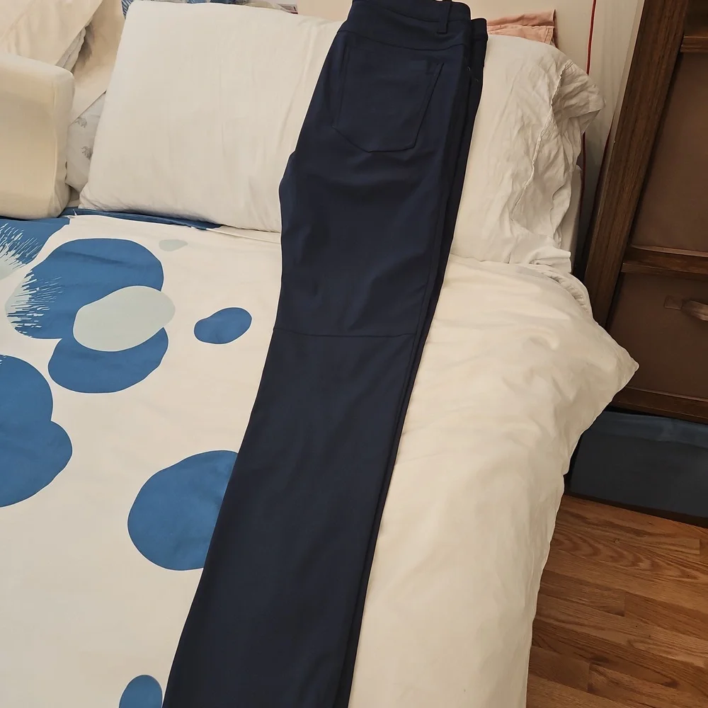 Lululemon ABC pant - Picture 6 of 7